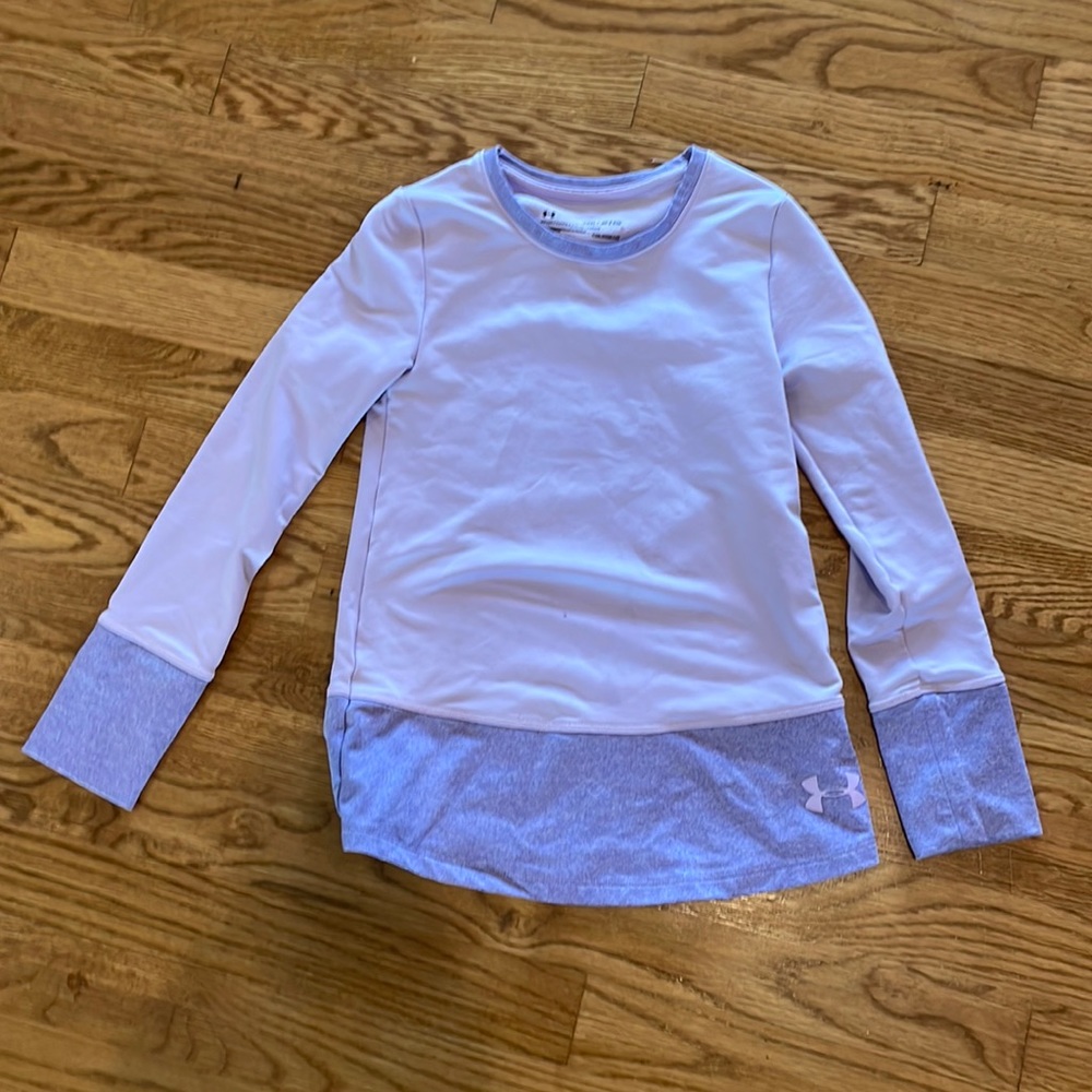 Girls size small under Armor cold gear long sleeve shirt